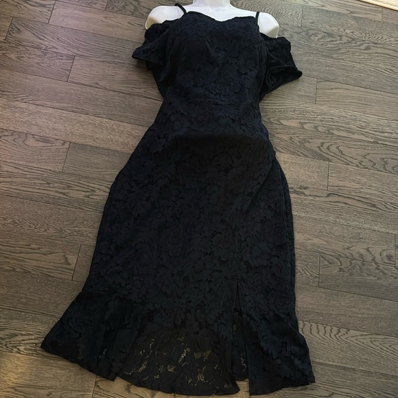 Costa Blanca Elegant Navy Lace off shoulder midi Dress - Picture 7 of 17